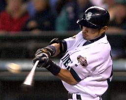 Ichiro leads American League batting average